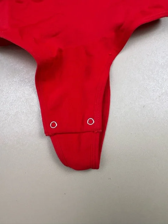 Red Seamless Bodysuit M L Adjustable Straps Snap Bottom Shapewear Top - Picture 3 of 5